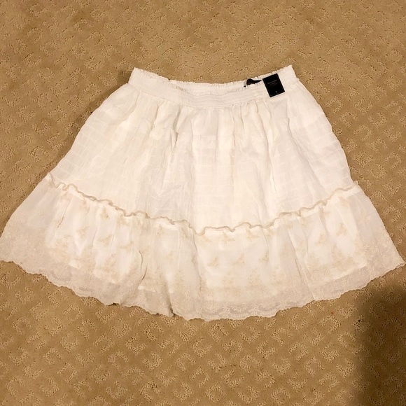 Abercrombie & Fitch Dresses & Skirts - White flowy skirt Abercrombie & Fitch Dresses & Skirts - White flowy skirt
